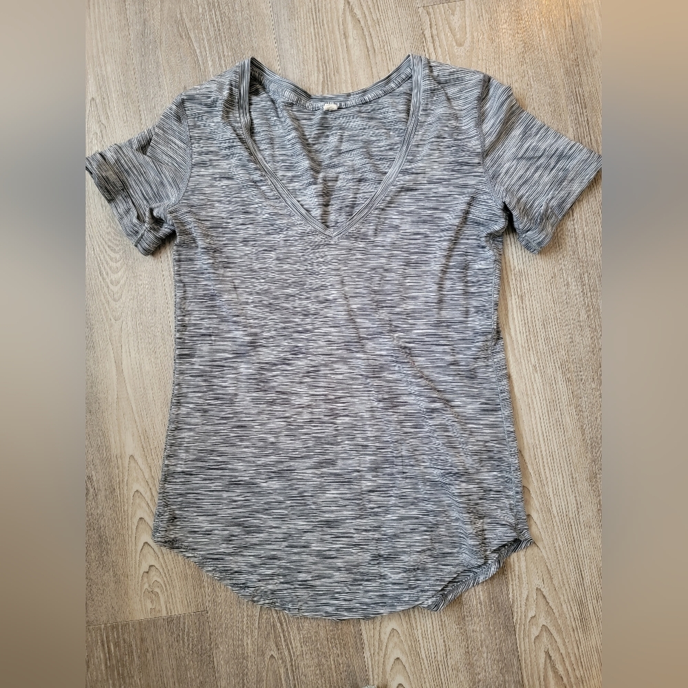 Lululemon top size 4